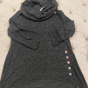 Leo & Nicole Women's 3/4 Sleeve Cowl Neck M